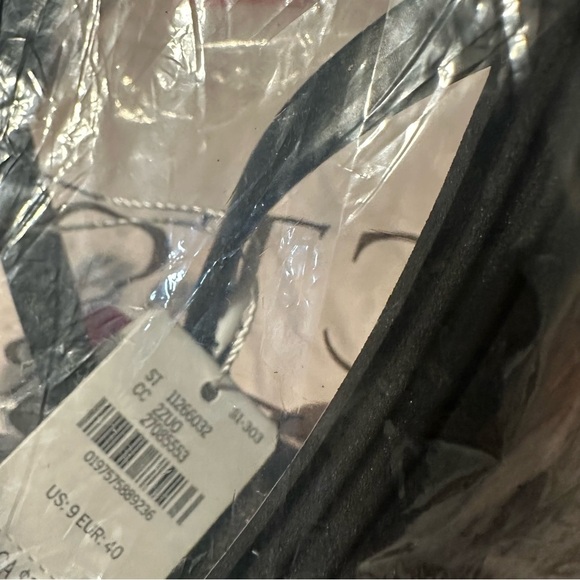 PINK Victoria Secret Butterfly Flip Flop Sandals - Picture 2 of 3